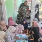 Babinsa Koramil 01/Sukajaya Dampingi Kader Posyandu dalam Pemeriksaan Kesehatan Lansia