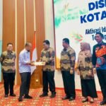 Sabet Penghargaan Perekaman KTP Ei Dsdukcapil Bulukumba Teringgi SE Sul Sel 2024