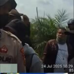 Keributan pihak perusahaan dan masyarakat diduga di picu akibat PT tkwl serobot lahan masyarakat dengan dalih  perusahaan mengaku sudah sepakat dengan masyarakat sembilan kelompok tani