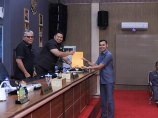 Fraksi DPRD Sampaikan Pandangan Umum Terhadap Penyampaian Nota Keuangan Atas Ranperda Kepulauan Meranti Tentang Perubahan APBD 2025