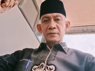 Dr. Ali Azhar: Angkringan di Badan Jalan Tembilahan Langgar Aturan, Tapi Perlu Solusi yang Bijak