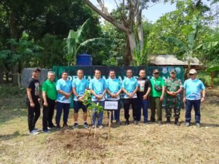Kejaksaan Agung RI Dukung Kolaborasi Perhutani KPH Jombang, Kejari Jombang, dan Pemkab Jombang Gelar Aksi Penanaman Pohon Bersama