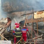 Kebakaran Hebat Hanguskan Gudang Dekorasi di Pondok Aren Kerugian Capai Rp150 Juta
