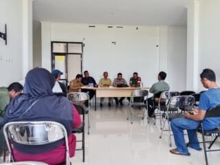 Muspika obi bersama tokoh dan pemuda pada hari senin tgl 13 oktober 2025 membuka kantor desa baru
