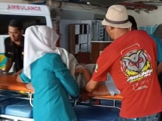 Tingkatkan Pelayanan Kesehatan Kepada Masyarakat...! Mobil Ambulance Desa Sukakerta Gerak Cepat Bawa Warga Yang Akan Melahirkan ke RS di
