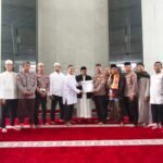 Kapolsek Bekasi Barat Ajak Orang Tua Awasi Penggunaan Handphone Anak Saat Jumat Keliling