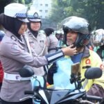 Jumat Peduli Polda Metro Jaya: Sinergi Polisi Dan Ojol Wujudkan Jakarta Aman dan Nyaman