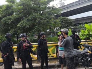 Brimob Polda Metro Jaya Laksanakan Antisipasi Tawuran di Cipinang Besar Selatan, Jakarta Timur
