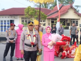 Kapolres Tanjab Barat Resmi Berganti, Tradisi Khidmat Warnai Sertijab di Mapolres