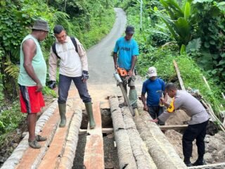 Respons Cepat Polisi, Jembatan Darurat Dibangun di Jalan Lintas Ibu Utara–Loloda