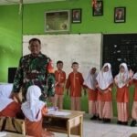 Berikan Wawasan Kebangsaan, Generasi Muda Harus Cinta NKRI, Pesan Babinsa Kuta Timu kepada Siswa SDN 3 Sabang