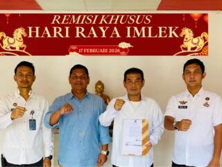 Momentum Imlek Penuh Harapan: Satu Warga Binaan Lapas Kelas IIA Labuhan Ruku Terima Remisi Khusus