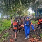 Personel Polsek Pulau Makian Bantu Evakuasi Penumpang Kapal K.M Intim Teratai