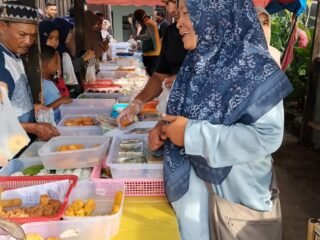 Suasana Kota Sabang di Hari Pertama Bulan Puasa 1447 H. "Takjil Berbuka Laris"         