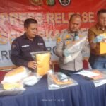 Polsek Bekasi Selatan Bertindak Cepat Setelah Mendapat Laporan Infomasi Masyarakat Tentang Penemuan Bayi Di Apartemen Mutiara Bekasi
