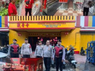 Jelang Imlek 2577, Tim Asistensi Polres Metro Jakarta Barat Tinjau Sejumlah Vihara di Taman Sari