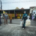 Kedekatan Pemimpin dan Rakyat: Wali Kota Mojokerto Hadir di Rumah Warga Lewat Kegiatan 'Rantangan Ning Ita