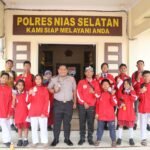 *Kapolres Nias Selatan Akbp Ferry Mulyana Sunarya, S.I.K., M.H. Memberikan Apresiasi Kepada Empat Belas Juara di Karate Piala Kajatisu Cup II 2026*