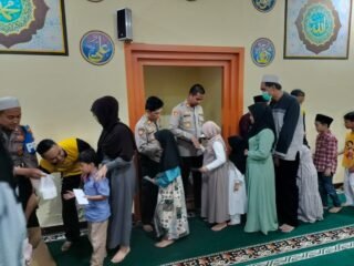 Polsek Medansatria Gelar Santunan Anak Yatim Dan Buka Puasa Bersama