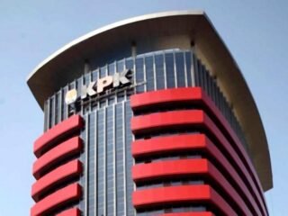 Terjaring OTT, Bupati dan Wabup Rejang Lebong di Gelandang ke Gedung Merah Putih KPK