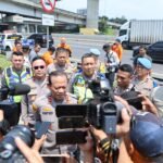 Kapolda Metro Jaya Hingga Kepala Basarnas Cek Pos Pelayanan Pengamanan Cikunir, Pastikan Arus Mudik Aman Dan Lancar