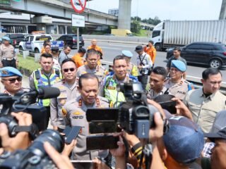 Kapolda Metro Jaya Hingga Kepala Basarnas Cek Pos Pelayanan Pengamanan Cikunir, Pastikan Arus Mudik Aman Dan Lancar