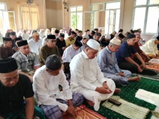 Kelurga besar Muhammadiyah dan Aisyayah Cabang Marioriawa dan Simpatisan Melaksanakan Shalat Idul Fitri 1447H