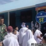 Sambangi Sekolah, Babinsa Koramil 02/Sukakarya Edukasi Siswa tentang Disiplin dan Etika