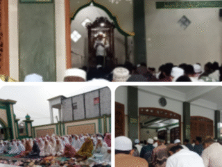 Ratusan Warga Dusun Dermo Padati Masjid Agung Bustanul Abidin , Antusias Gelar Sholat Idul Fitri