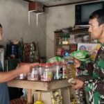 Pantau Langsung ke Lapangan, Babinsa Pastikan Harga Sembako Tetap Terkendali