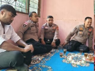 Polsek Sukajaya Polres Sabang Kunjungi ke Rumah Duka Almarhum Hendra