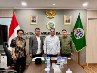 Dorong Ketahanan Pangan Prabowo .Bupati Bulukumba Minta Menteri ATR/BPN Petakan Lahan Tak Produktif