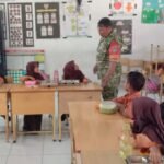 Babinsa Balohan Pantau Distribusi Makan Bergizi di SDN 20 Sabang
