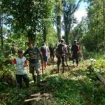 Permudah Angkut Hasil Panen .Babinsa Tanete Pimpin Perintisan Jalan Tani Biroro