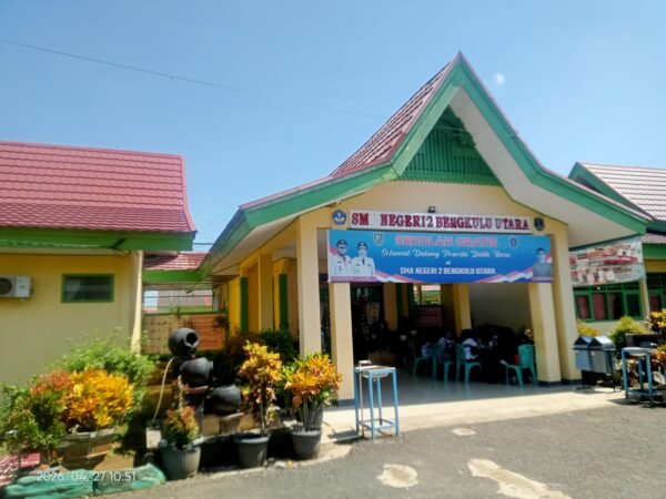 MIRIS, SISWI TAK BERANI MASUK SEKOLAH USAI DIDUGA DIINTIMIDASI KEPSEK