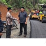 Anggota DPR RI Benny Utama,SH.MM Tinjau Proyek Hotmix,Simpang lll Rumbai -Muara Tais