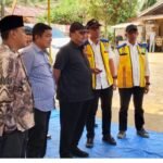 Anggota DPR RI Benny Utama,SH.MM Tinjau Proyek Hotmix,Simpang lll Rumbai -Muara Tais