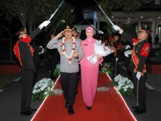 Penuh Haru, Polda Malut Gelar Upacara Pelepasan Purna Tugas Irjen Pol. Waris Agono