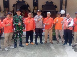 Sinergi TNI-Polri Kawal Aksi Sosial Donor Darah Gerakan Rakyat di Pondok Gede