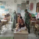 Babinsa Koramil 02/Sukakarya Pantau Pelaksanaan Ujian Semester di SDN 2 Sabang