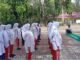 Tanamkan Disiplin dan Nasionalisme, Babinsa Aneuk Laot Latih Siswa SMPN 5 Sabang Hadapi Lomba PBB
