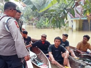 Polsek Pangean Dan Kuantan Hilir Intensif Monitoring Banjir Di Wilayah Terdampak