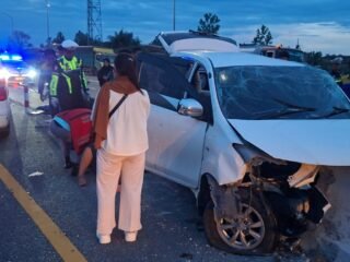 Diduga Microsleep Hingga Menghantam Median Tol, Dua Korban Meninggal Dunia Dalam Laka Tunggal Di Tol Permai, Sat PJR Ditlantas Polda Riau Fokus Penyelamatan Dan Evakuasi