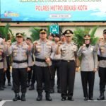 Pimpin Upacara Kenaikan Pangkat Pengabdian, Kapolres Bekasi Kota: Jaga Rekam Jejak Dinas Tanpa Cedera