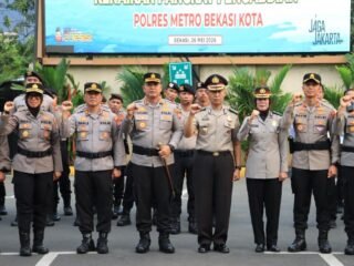Pimpin Upacara Kenaikan Pangkat Pengabdian, Kapolres Bekasi Kota: Jaga Rekam Jejak Dinas Tanpa Cedera