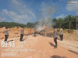 Polsek Hulu Kuantan Tertibkan Aktivitas PETI Di Desa Serosah, Satu Unit Dompeng Dimusnahkan