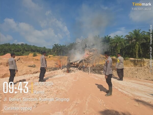 Polsek Hulu Kuantan Tertibkan Aktivitas PETI Di Desa Serosah, Satu Unit Dompeng Dimusnahkan