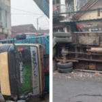 Mobil Bermuatan Kayu Bakar Oleng Lalu Terbalik, Kondisi Jalan Jadi Sorotan