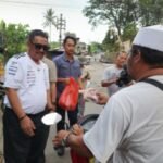 Warga Susukan Kaget, Bupati Sukabumi Datang Langsung Bagikan Daging Kurban