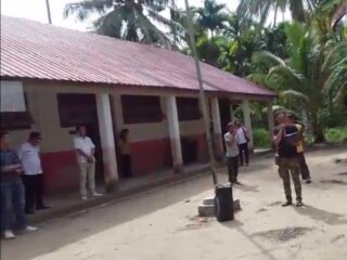 Puluhan Wali Murid Datangi SD Negeri 078582 Hale Baluta, Kepala Sekolah Beri Klarifikasi Terkait Tuntutan Warga